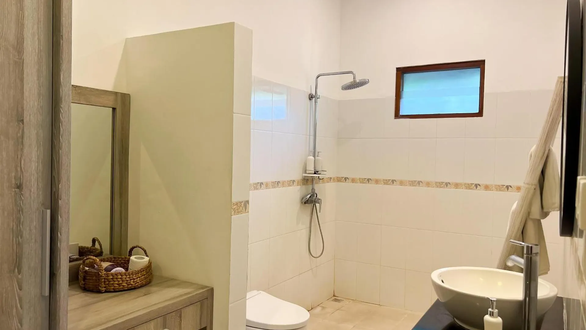 4Bedroom - Kamaya Villa In Center Of Seminyak